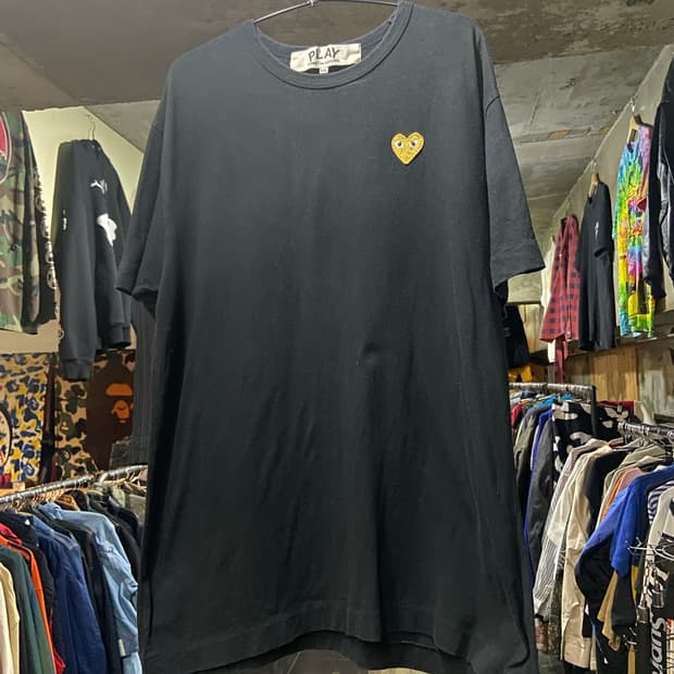 Comme des Garcons 꼼데가르송 골드 와펜 티셔츠