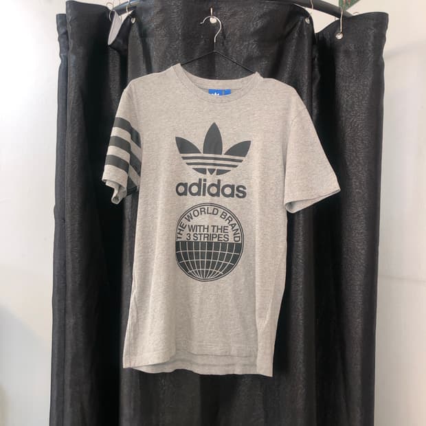 Vintage 💿 Adidas with the 3 s