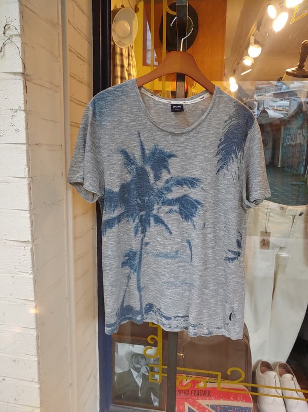 휴고보스 티셔츠