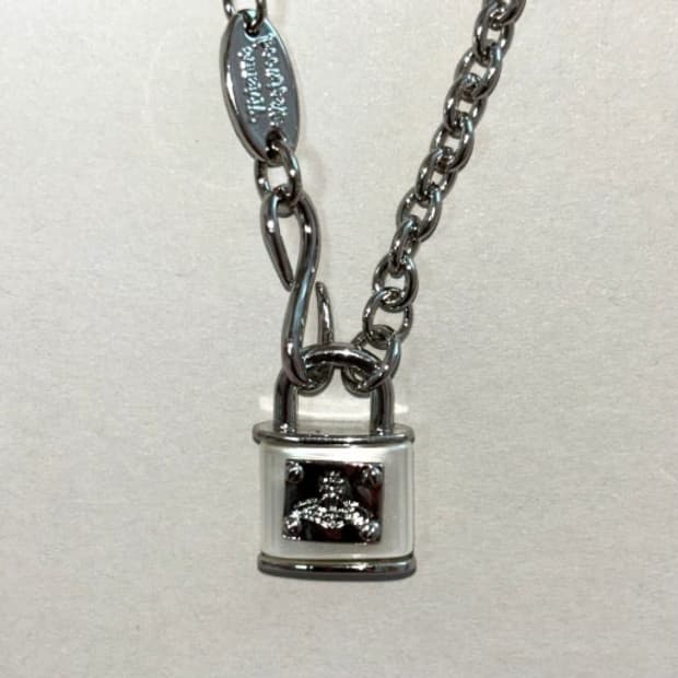 비비안웨스트우드 자물쇠 목걸이