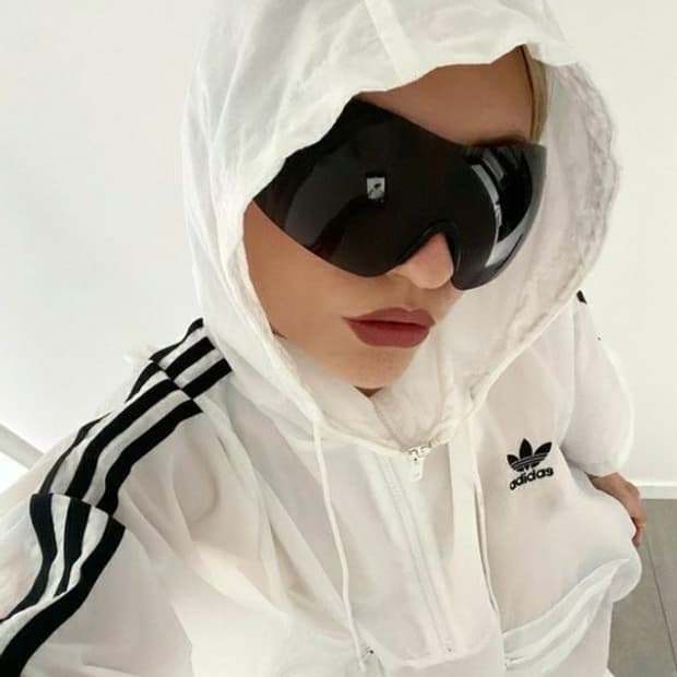 발렌시아가 버터플라이 선글라스