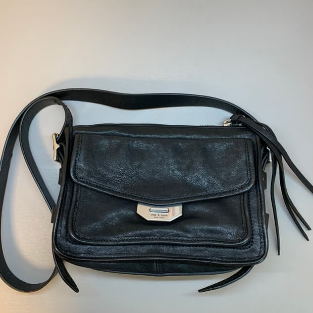 랙앤본 필드 크로스백