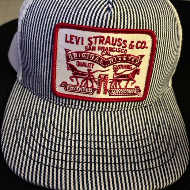 리바이스 화이트 캡 58