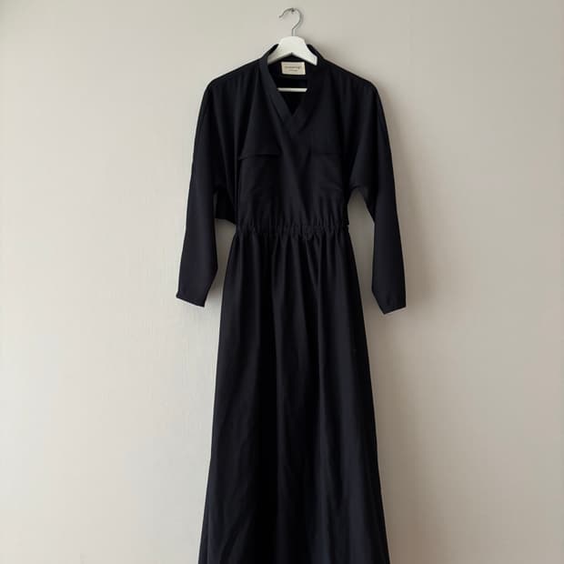 이스트인디고 오픈 백 드레스