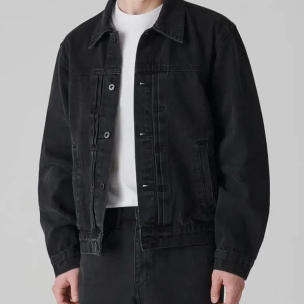 무신사 스탠다드 릴렉스드 플리츠 데님 트러커 재킷 워시드 블랙 [M]