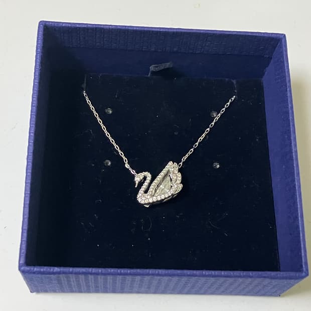 풀박)스와로보스키 댄싱스완 목걸이