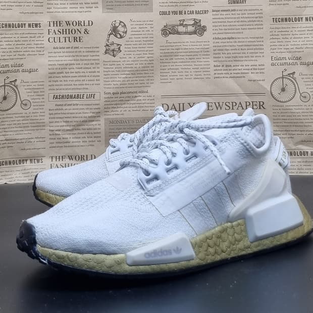 아디다스 NMD R1 여성운동화230 