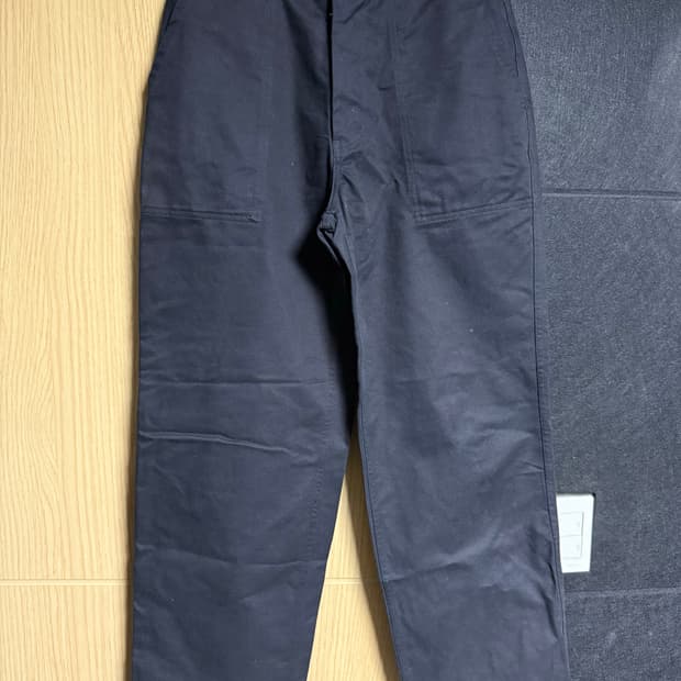 아웃스탠딩 블랙 퍼티그 치노팬츠