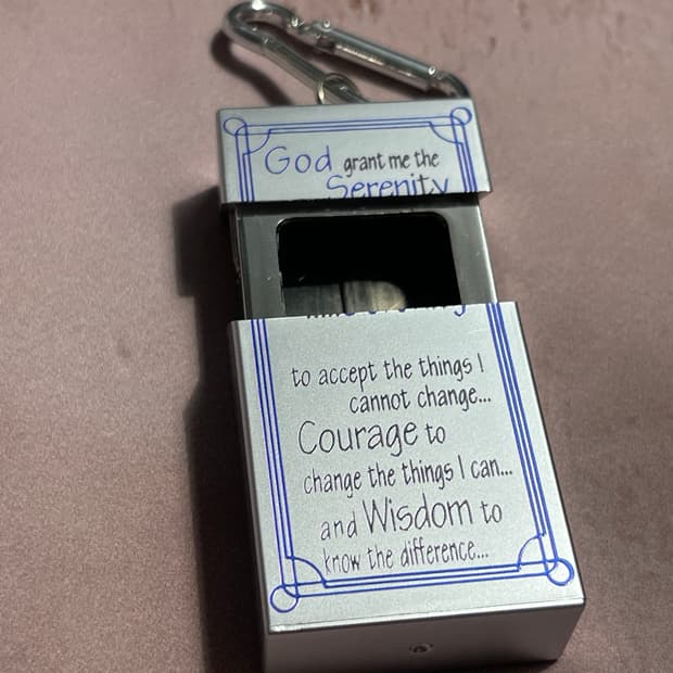 세레니티 프레이어 재떨이 메탈 키링 Retro Metal Keyring