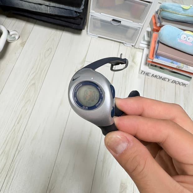 나이키 트라이엑스 시계