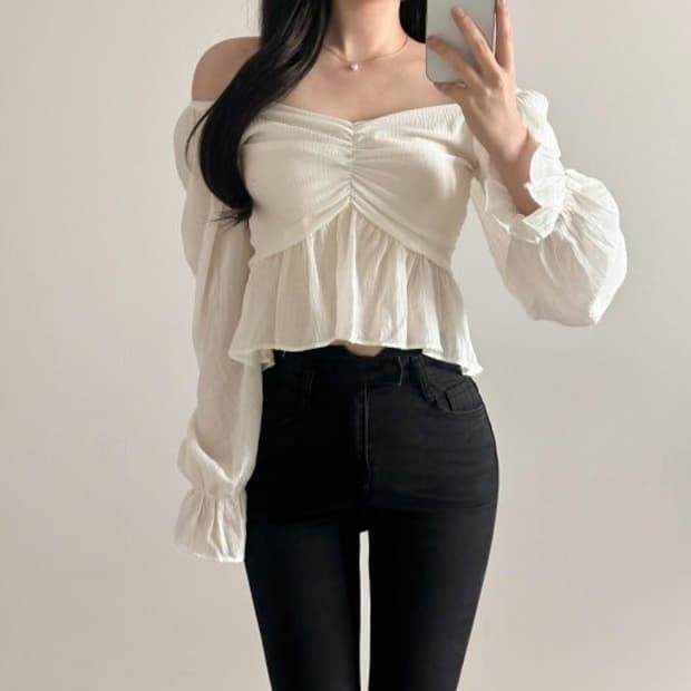 화이트 블라우스