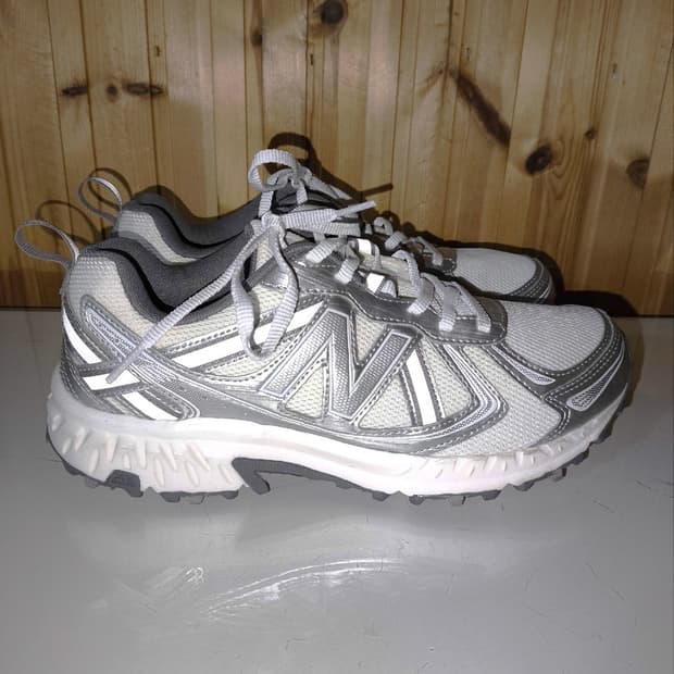 255mm 2E 뉴발란스 410 실버 러닝화 트레일