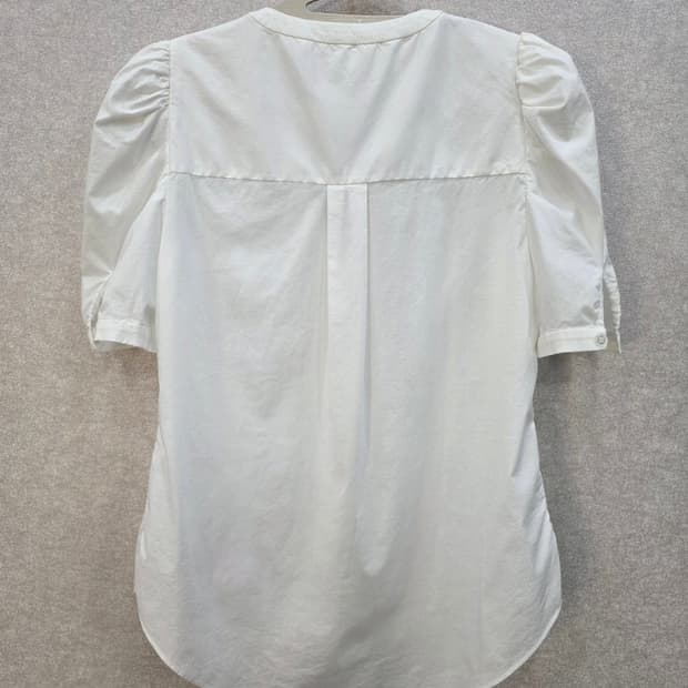베로니카비어드 화이트 퍼프 블라우스