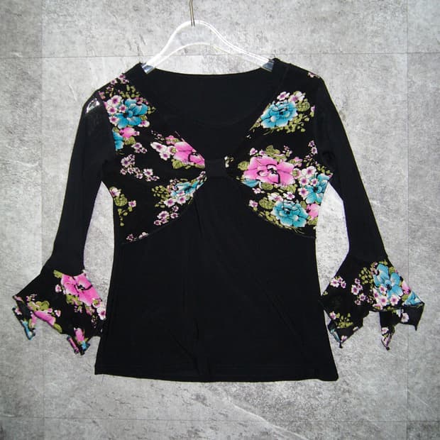 Folwer Pattern Top