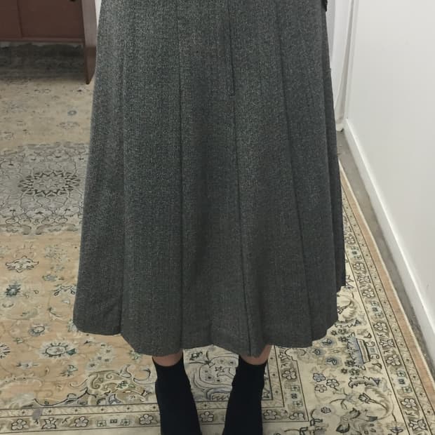 그레이 미디 스커트