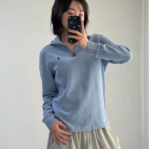 폴로 스카이블루 니트 반집업