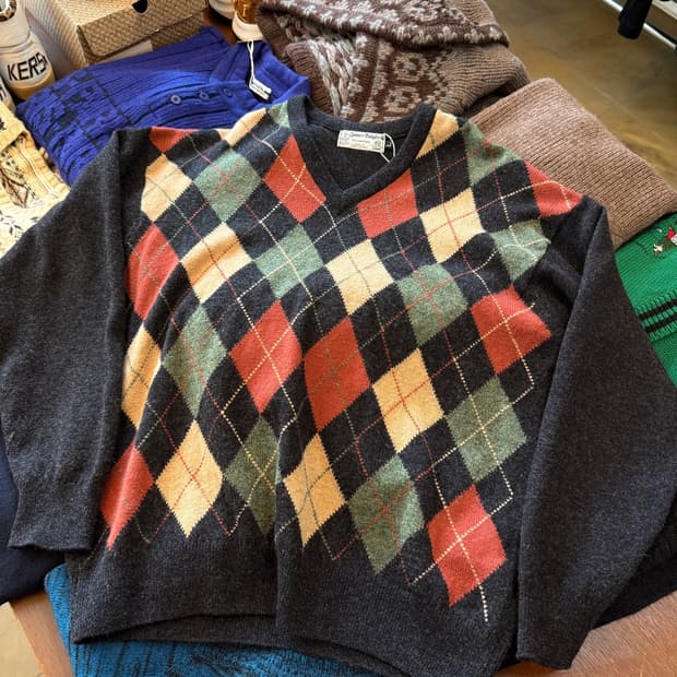 아일랜드 생산 램스 울 퓨어뉴울 아가일패턴 브이넥 니트 스웨터 L