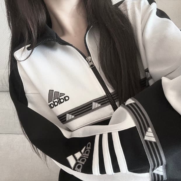 아디다스 올드스쿨 흰검 실버로고 져지 