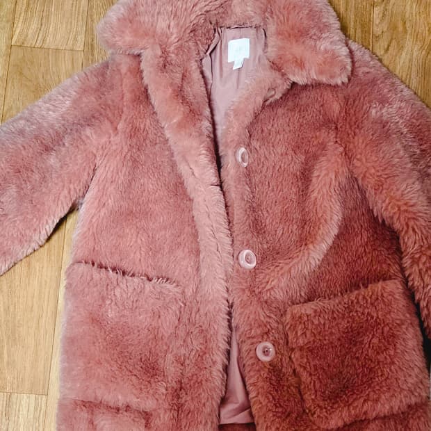 H&M 더스티 핑크 페이크 퍼 자켓 택포 2.5