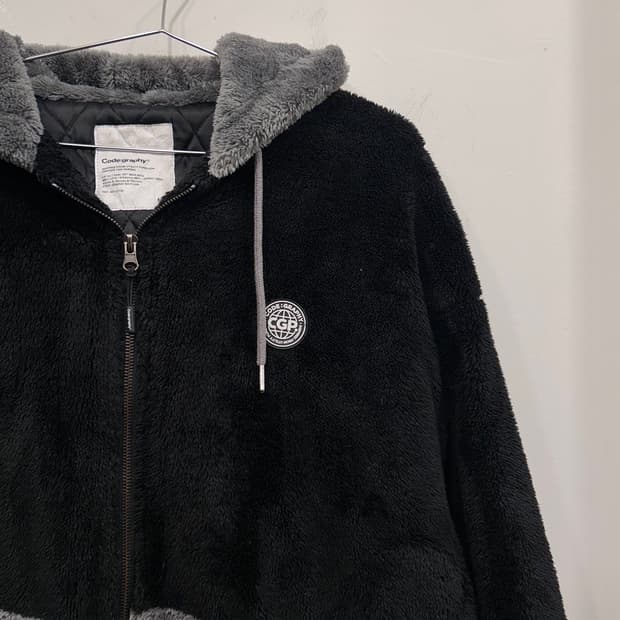 코드그라피 러버와펜 배색 후드 모헤어 플리스