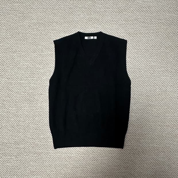 UNIQLO U line v neck vest