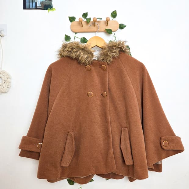 브라운 케이프 코트