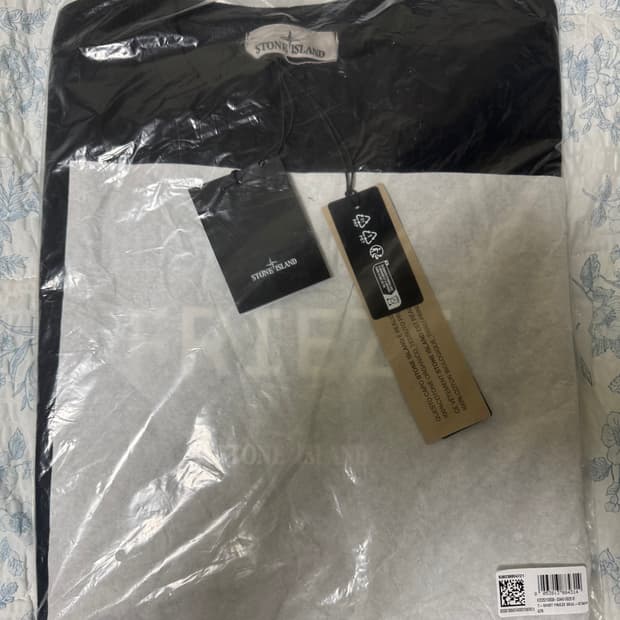 [L]스톤아일랜드 프리즈서울 한정 스태프 티셔츠 