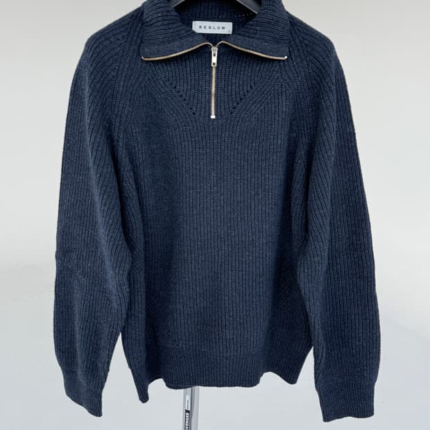 비슬로우 beslow 하프넥 집업 니트 네이비
