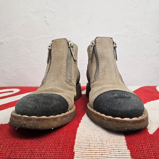 샤넬 스웨이드 앵클 부츠