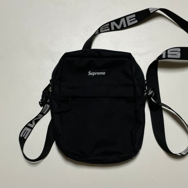 슈프림 18ss 숄더백 블랙