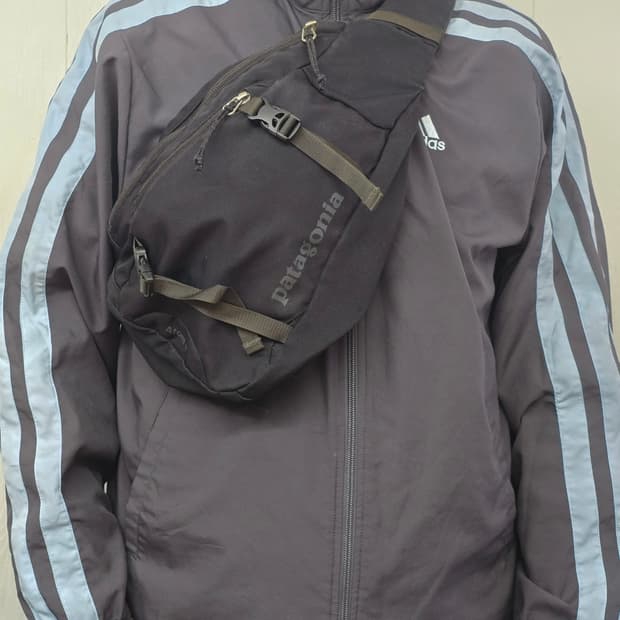 파타고니아 Atom 8L 아톰 슬링백 