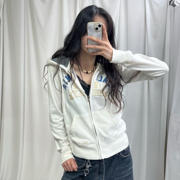 Who.A.U white hood zip-up 