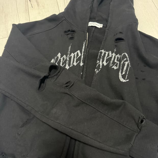 어나더유스 데미지드 크롭 집업 후디 블랙 2사이즈