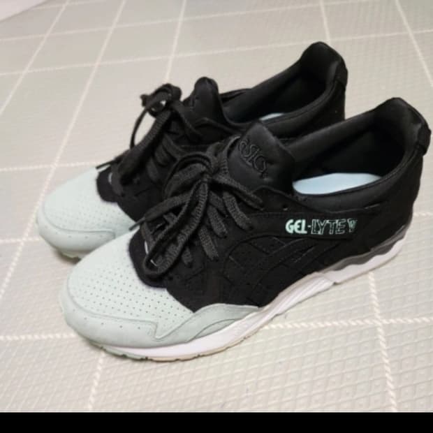 아식스 GEL-LYTE V  헬스장 운동화270(실착적어요)