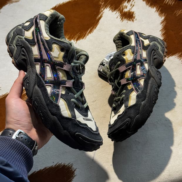 아식스 x PLEASURES 젤 난디 (265)