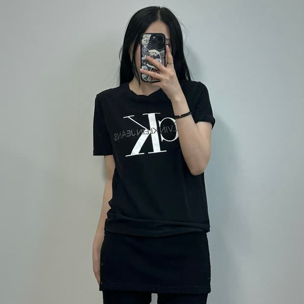 캘빈클라인 빅로고 블랙 반팔 티셔츠