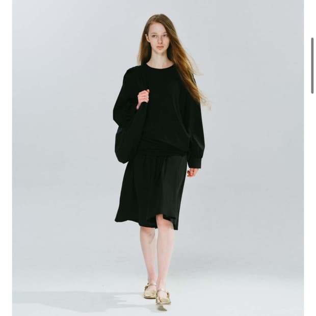 코스모스코스 cosmoss CENTRIC DRAPED DRESS