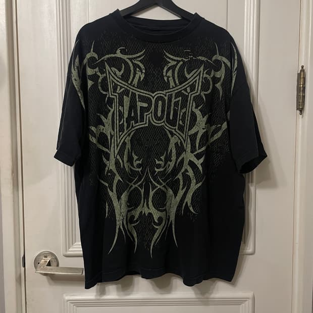 Tapout 백로고 티