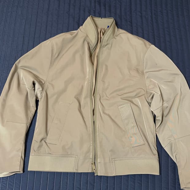 아더에러 프랭크 카키 MA-1 풀집업 자켓