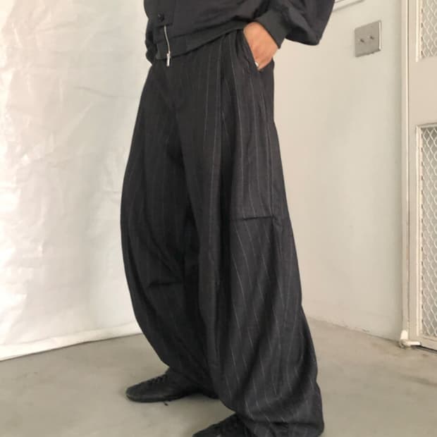 뉴치프시크 포니 커브드 팬츠 차콜