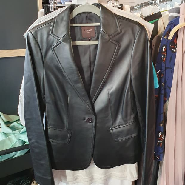 무배 ROBO 가죽 자켓 블랙 55사이즈