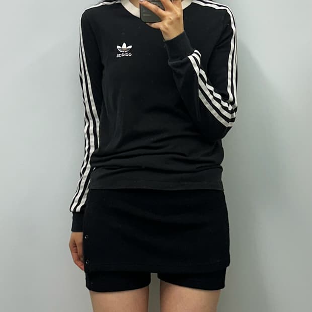 아디다스 블랙 롱슬리브 긴팔티