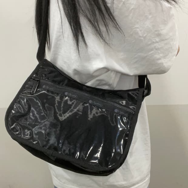 Lesportsac 레스포삭 유광 크로스백