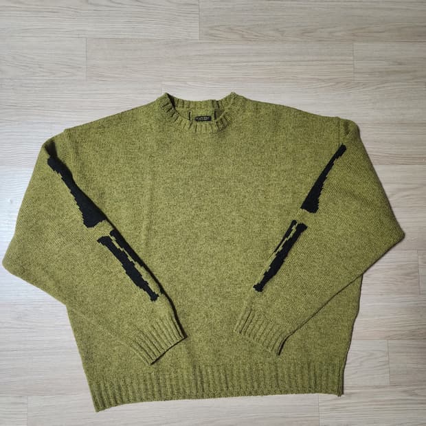 [3,L] 캐피탈 본 니트 머스타드