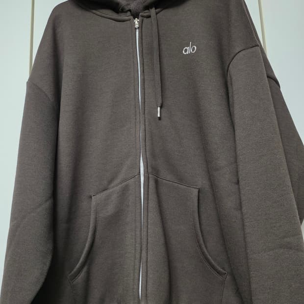 알로 브라운 색상 기모 후드집업