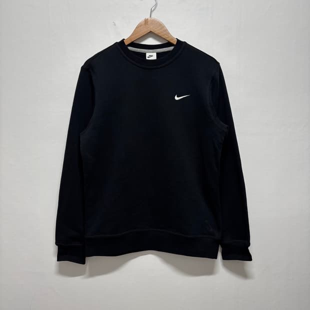 나이키 블랙 스우시 맨투맨