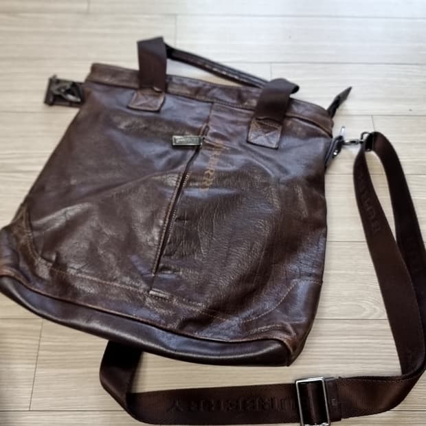 빈티지 버버리 브라운 가죽 숄더백