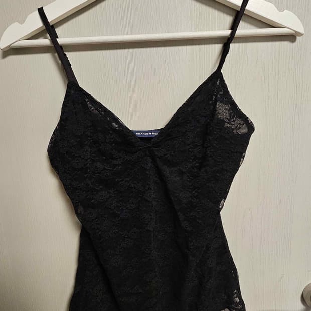 BM lace top