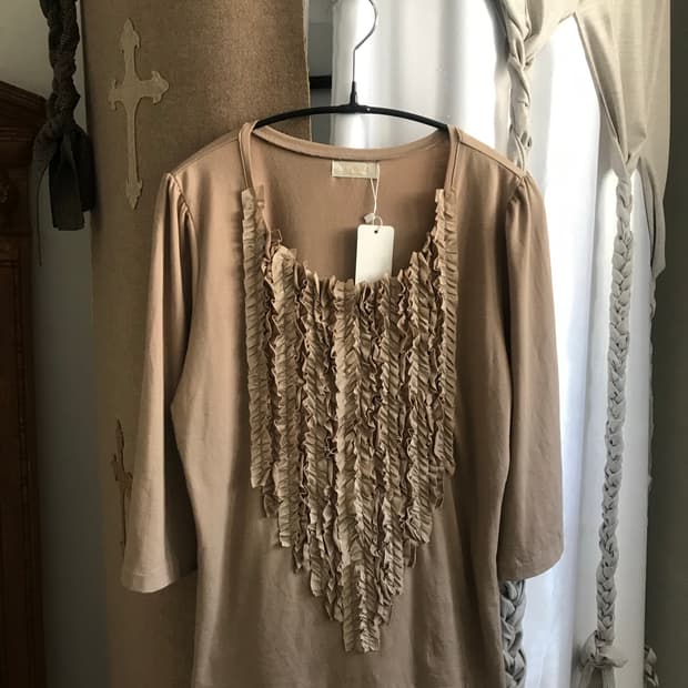 vintage frill top