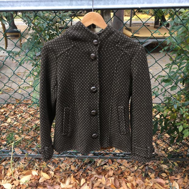 카키브라운 도트 후드 코트